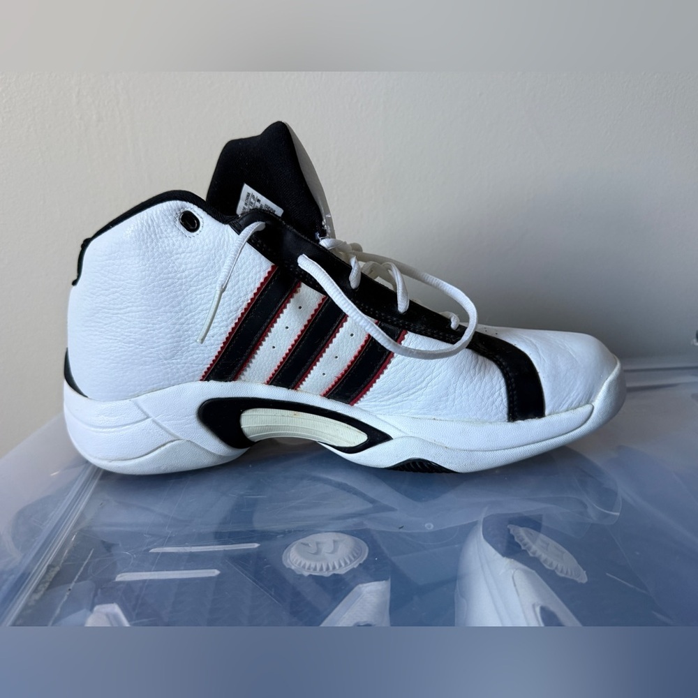 Vintage 2004 Adidas Pro Model Basketball shoe Men’s 11 in white /black /red - Picture 2 of 8